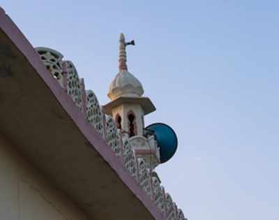 अलीगढ़ में अवैध मस्जिद को ध्वस्त कराना चाहते हैं भाजपा नेता