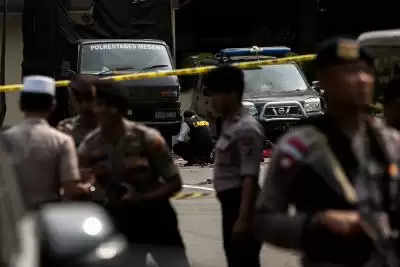 इंडोनेशिया के जावा में ट्रेन-मिनीवैन की टक्कर, 4 की मौत