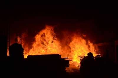 दिल्ली: दुकान में लगी आग, व्यक्ति की जलकर मौत